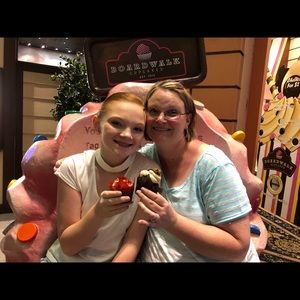 Meet your Posher, Angie